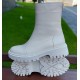 Жіночі черевики світло-бежевого кольору